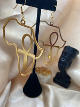 Load image into Gallery viewer, Life in Africa Earrings
